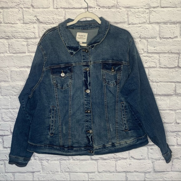 Torrid Traditional Dark Wash Denim Jacket - Picture 3 of 12